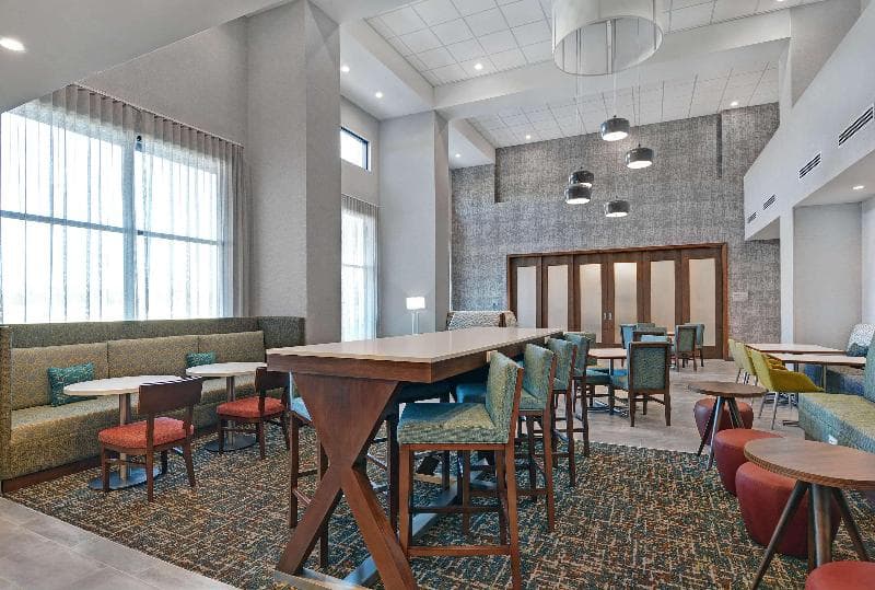 Hampton Inn & Suites Middleburg 5