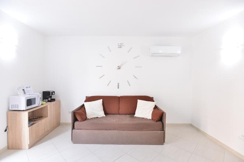 Izzhome New One photo 1