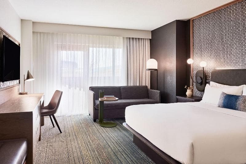 Renaissance Phoenix Glendale Hotel & Spa 2