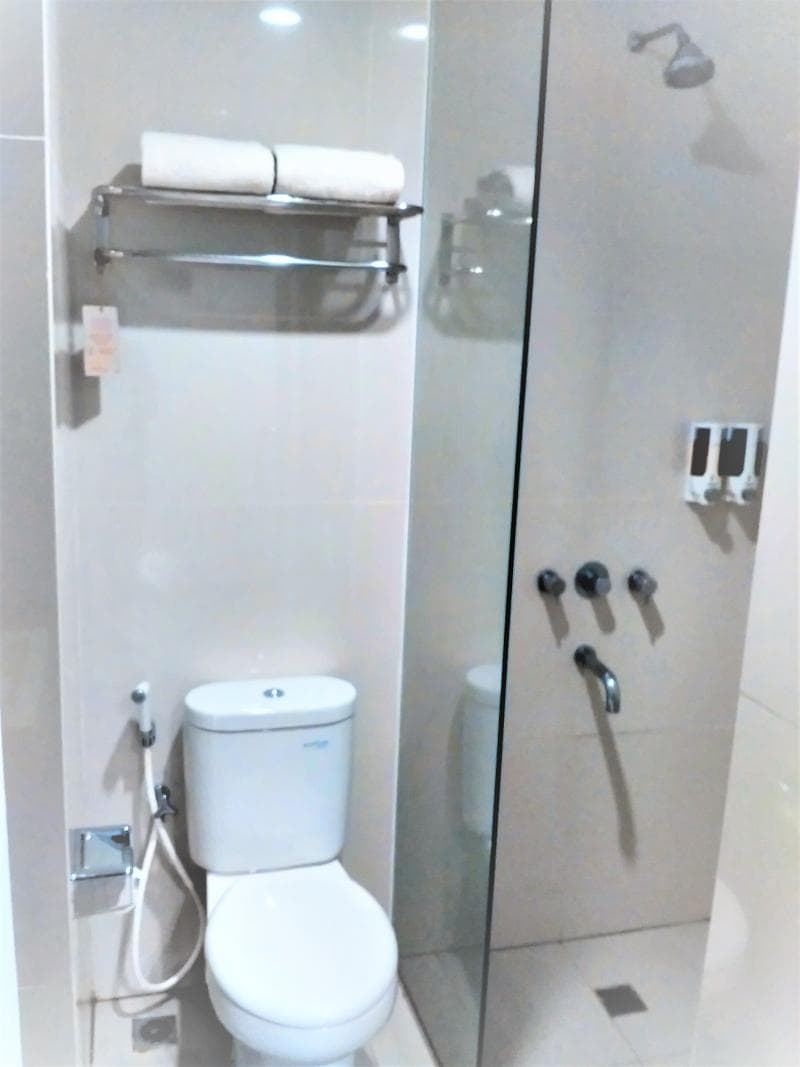 Lynn Hotel Serang 3
