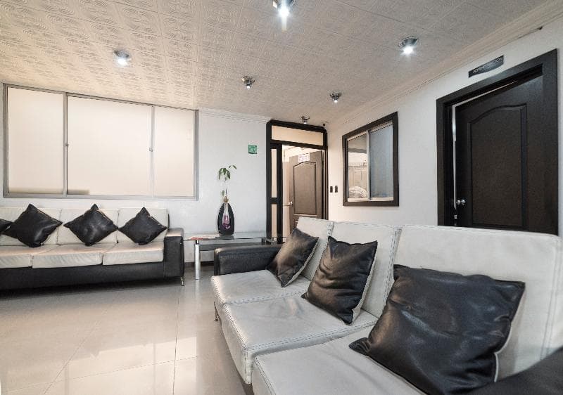 Hotel Ejecutivo Av La Esperanza 5