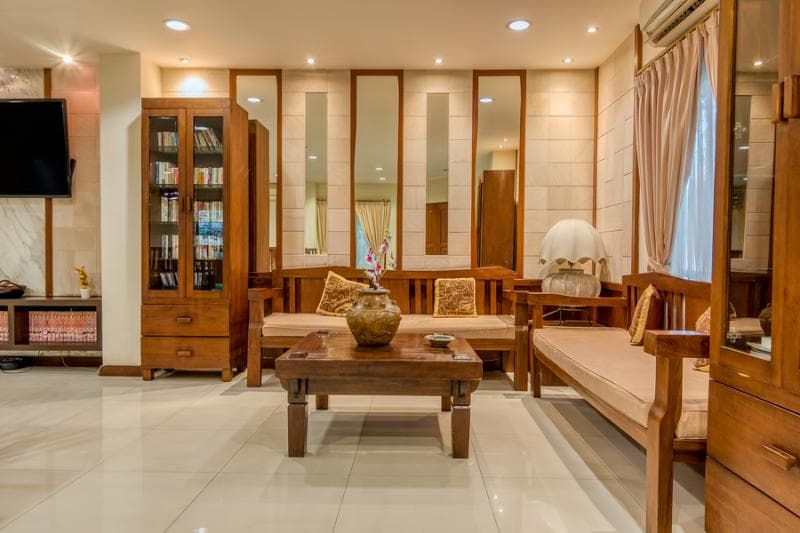 Reddoorz Plus Near Dharmawangsa Square 2