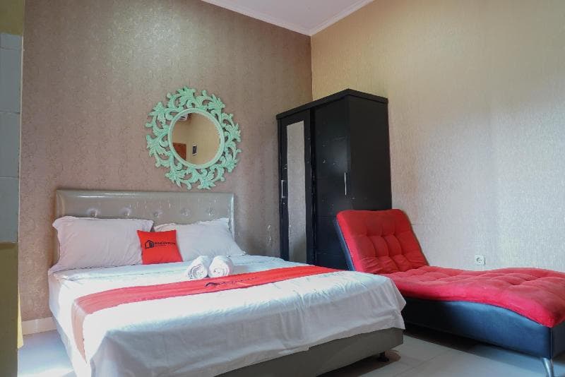Residences By Reddoorz Near Kemang Square 2