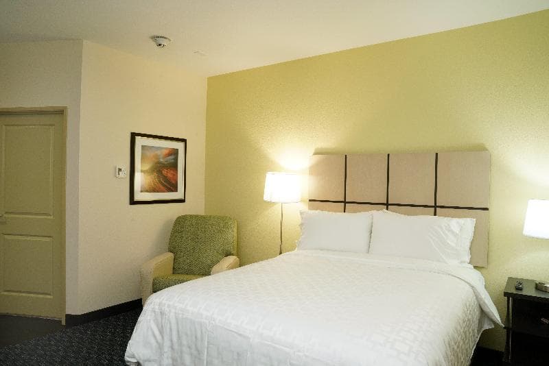 Candlewood Suites Plano North 4