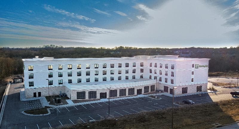 Holiday Inn Kansas City - Northeast 2