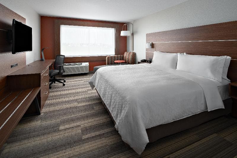 Holiday Inn Exp & Sts Elkhorn - Lake Geneva Area 2