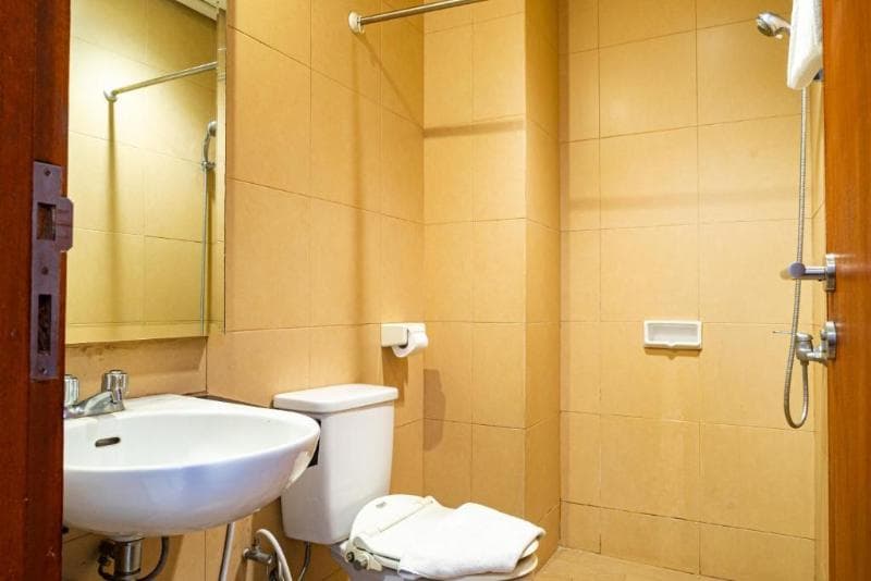 Reddoorz Plus Near Blok M Square 5