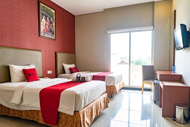 Reddoorz Plus Near Blok M Square 2