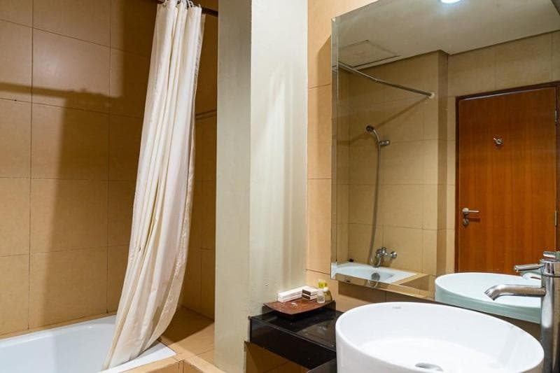 Reddoorz Plus Near Blok M Square 4