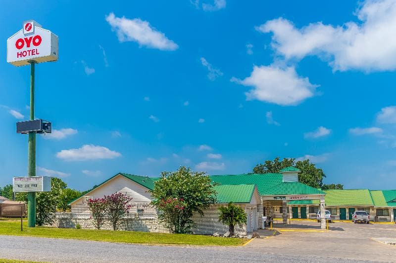Oyo Hotel Yoakum West photo 1