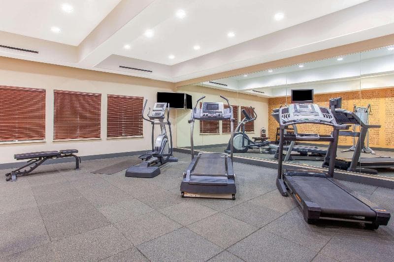 La Quinta Inn & Suites by Wyndham Gonzales TX 2