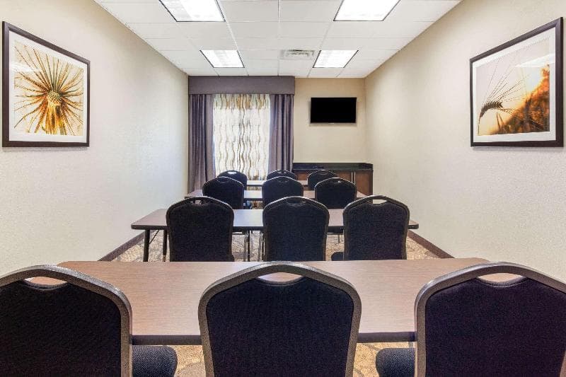 La Quinta Inn & Suites by Wyndham Gonzales TX photo 1