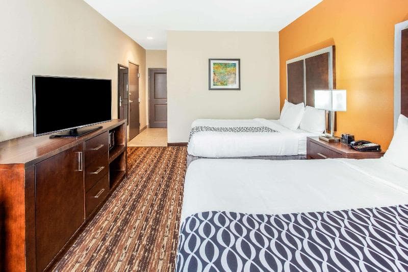 La Quinta Inn & Suites by Wyndham Gonzales TX 4