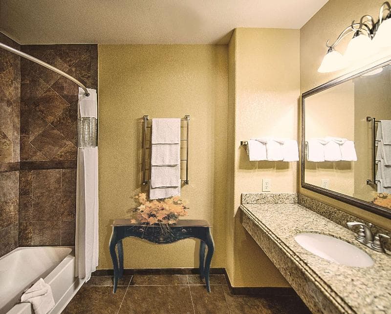 La Quinta Inn & Suites by Wyndham Marble Falls 4