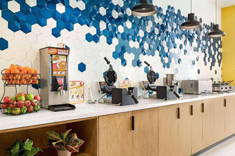 La Quinta Inn & Suites By Wyndham Richmond-Sugarland 4