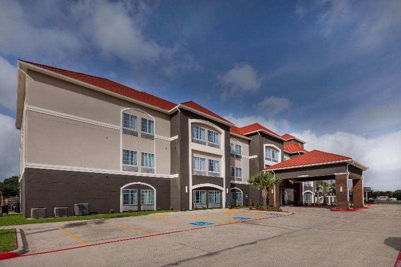 La Quinta Inn & Suites by Wyndham Port Lavaca 4