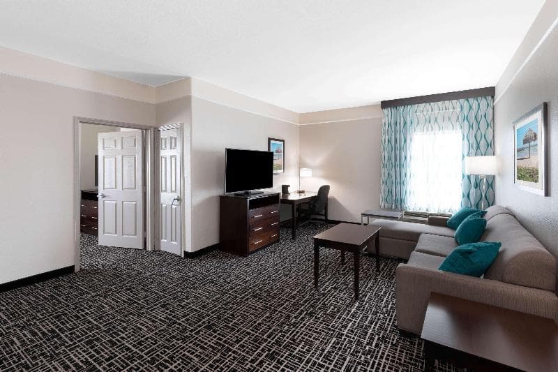 La Quinta Inn & Suites by Wyndham Port Lavaca 5