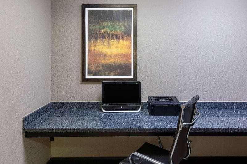 La Quinta Inn & Suites by Wyndham Durant photo 1
