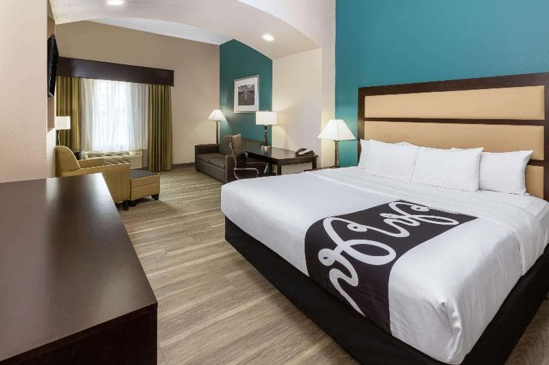 La Quinta Inn & Suites by Wyndham Durant 5