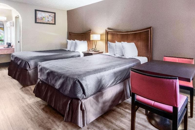Econo Lodge Gainesville photo 1