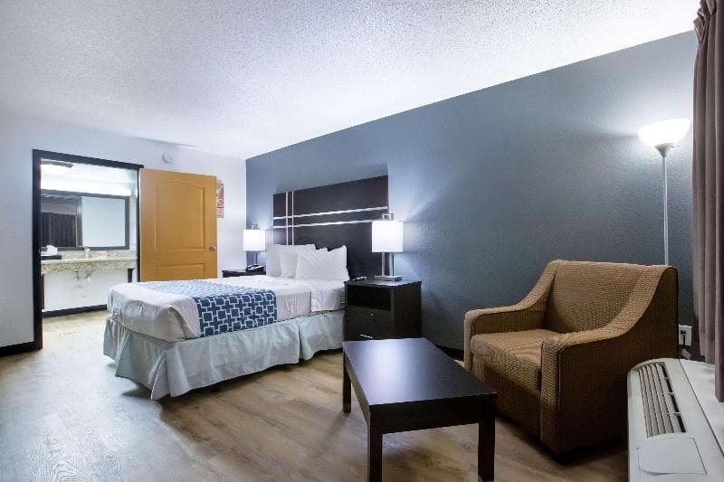 Econo Lodge main