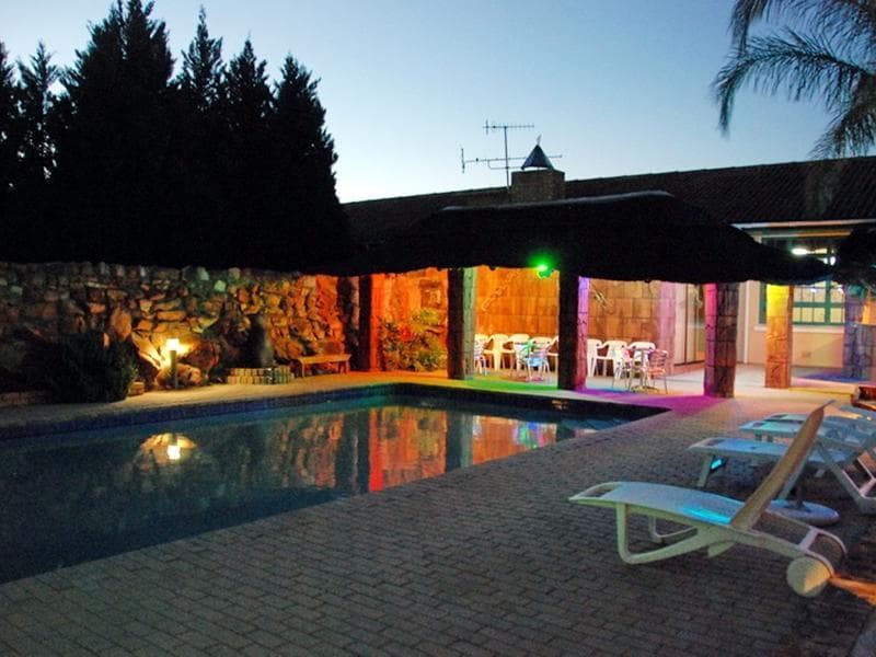 Oasis Country Lodge 3