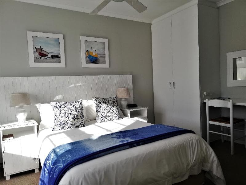 Dolphin Inn Guest House main