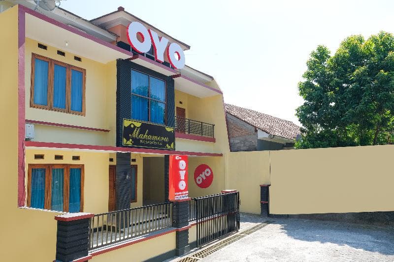 Oyo 895 Mahameru Residence 4