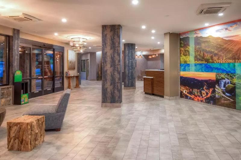 Clarion Pointe Downtown Gatlinburg 4
