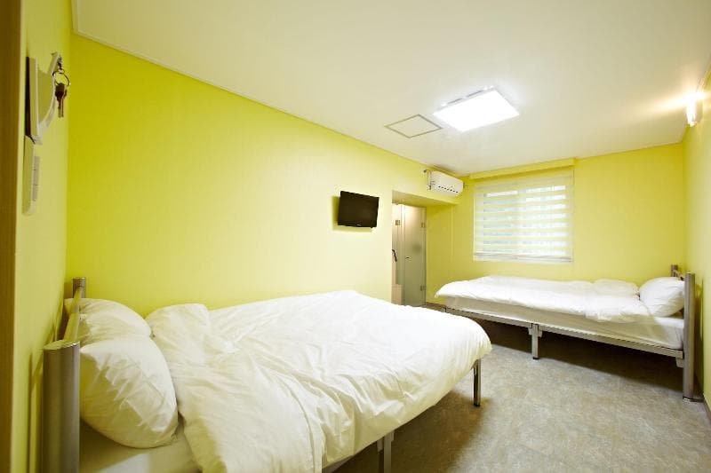 Rainbow Hostel Myeongdong 4