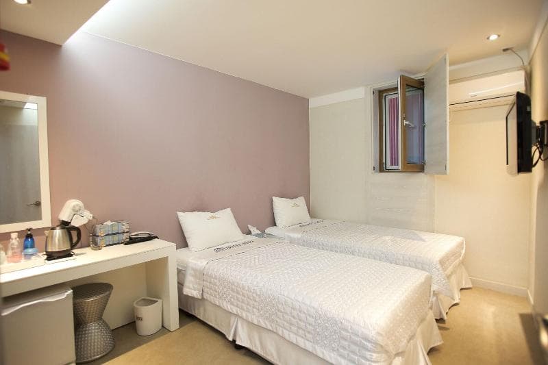 Hotel Mido Myeongdong 4