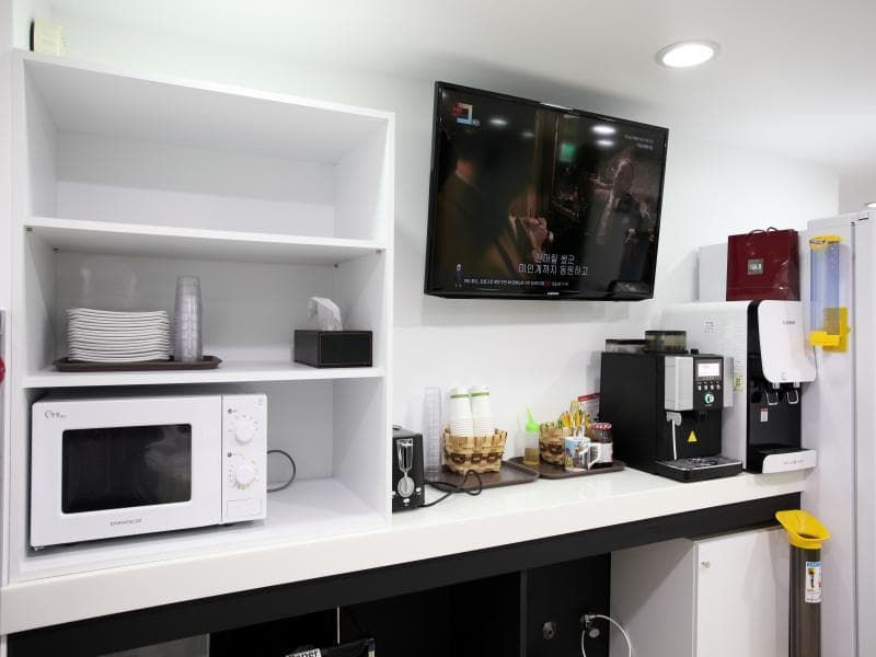 Ekonomy Hotel Myeongdong Premier 3