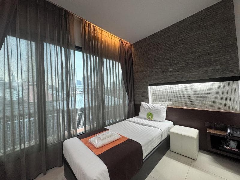 The Bangkok Airport Link Suite 4