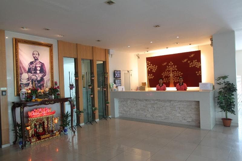 The Royal Bee Apart Hotel 3