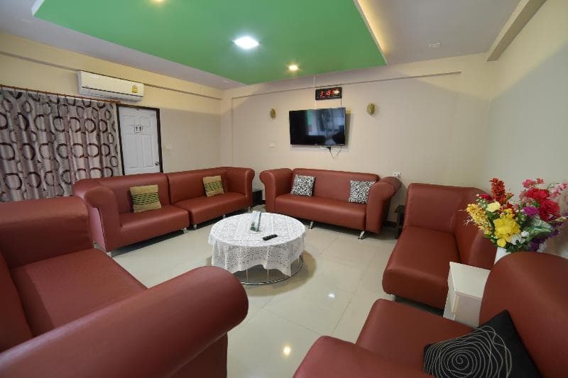 Gold Airport Suites 2