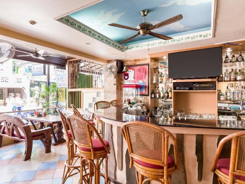 Summer Breeze Hotel main