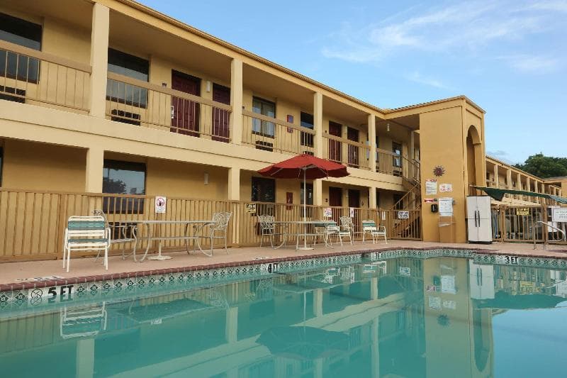 Red Roof Inn Ardmore photo 1