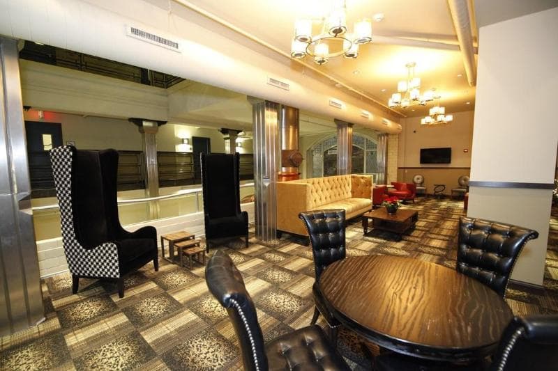 The Brewhouse Inn And Suites 3