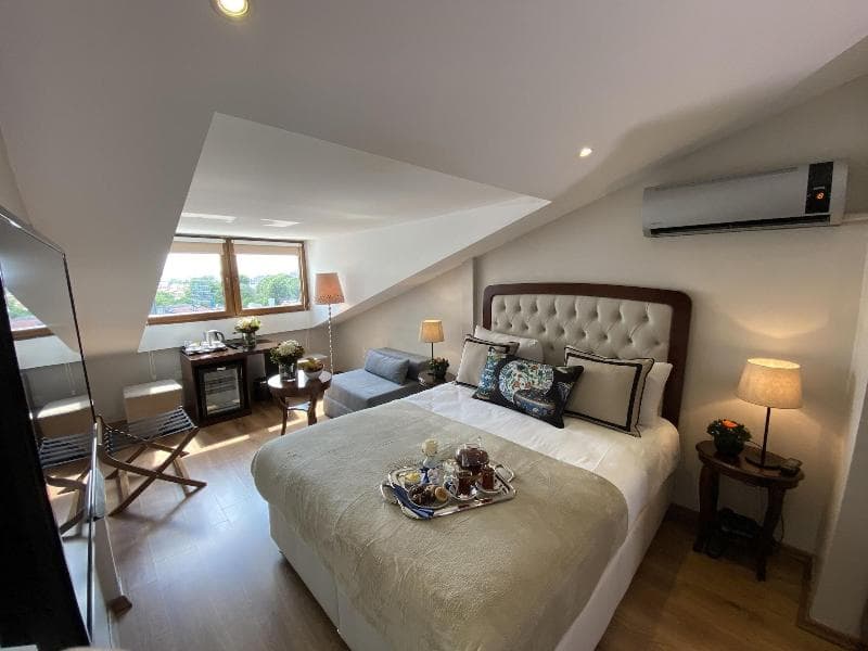 Four Doors Hotel 4