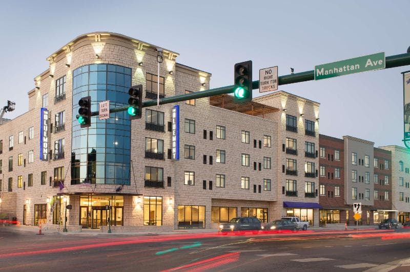 Bluemont Hotel 4