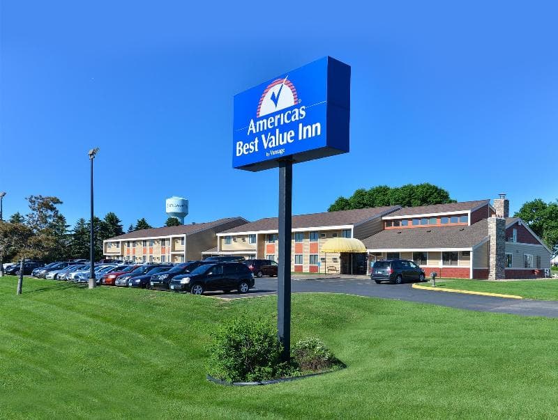 Stillwater Inn & Suites 4