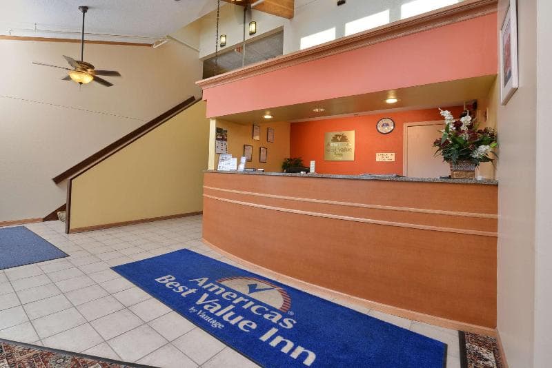 Stillwater Inn & Suites photo 1
