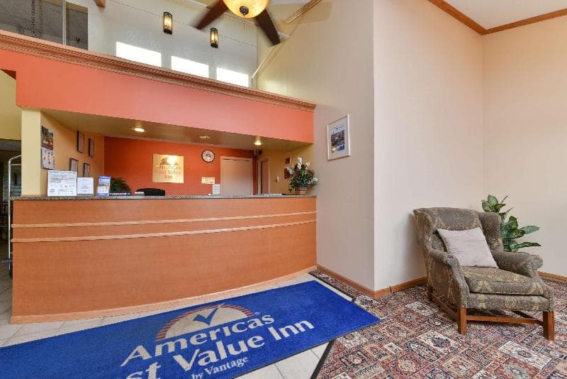Stillwater Inn & Suites 5