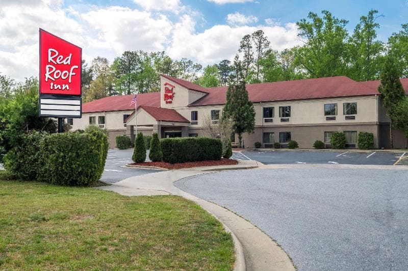 Red Roof Inn Hendersonville 3