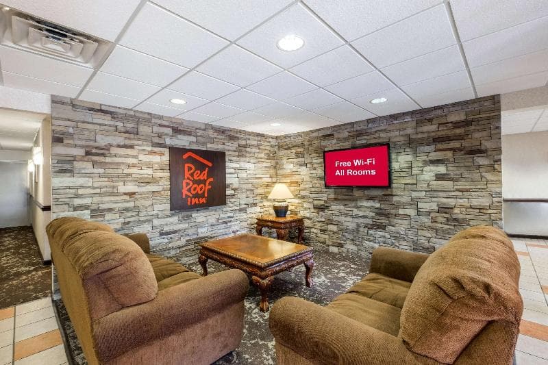 Red Roof Inn Hendersonville 4