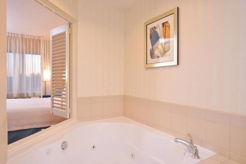 Fairfield Inn & Suites White Marsh 4