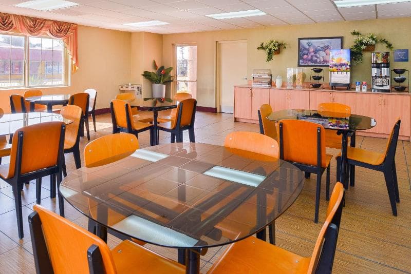 H3 Inn & Suites Lax Airport photo 1