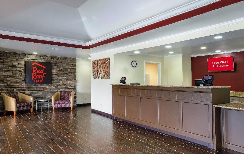 Red Roof Inn & Suites Brunswick I-95 3