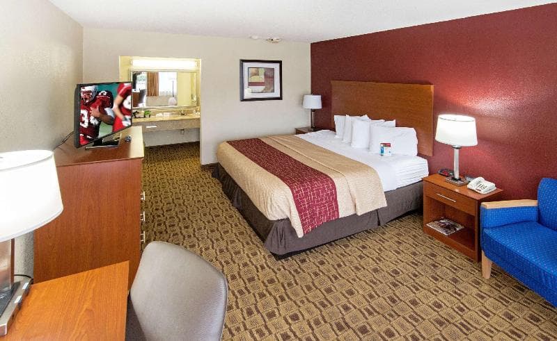 Red Roof Inn Charlottesville photo 1