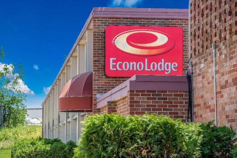 Econo Lodge Albert Lea main